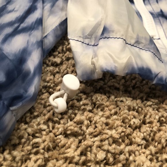 American Eagle blue tie-dye windbreaker - Picture 3 of 5